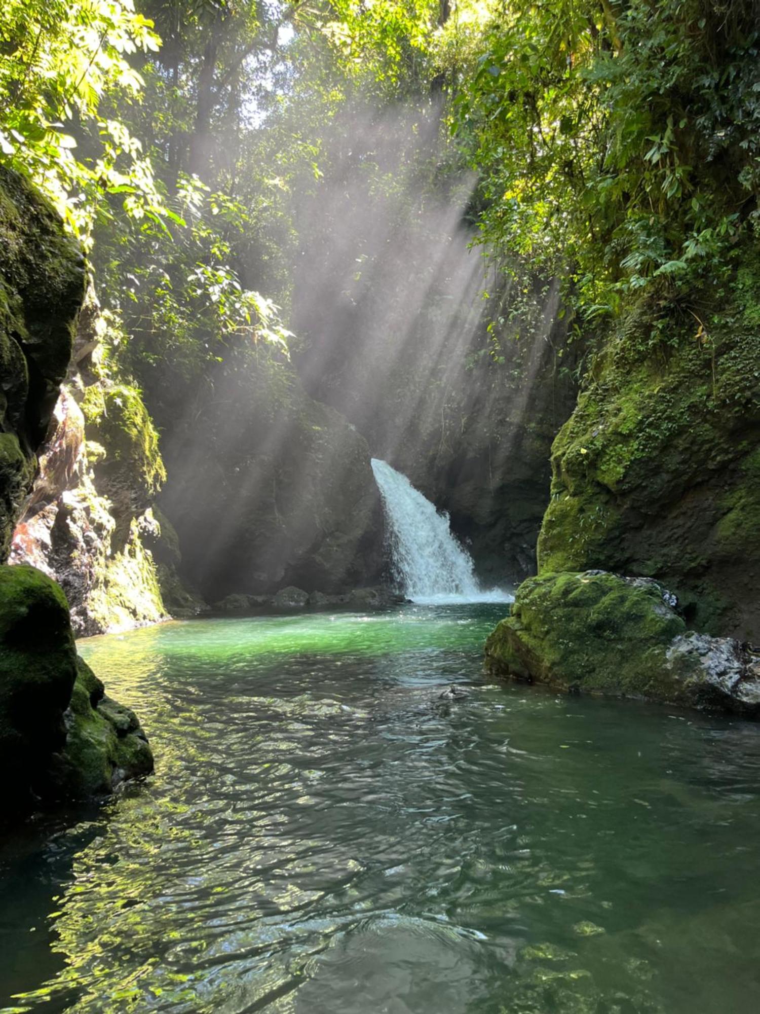 Pozas Y Cascadas La Presa Rio Cuarto Bagian luar foto